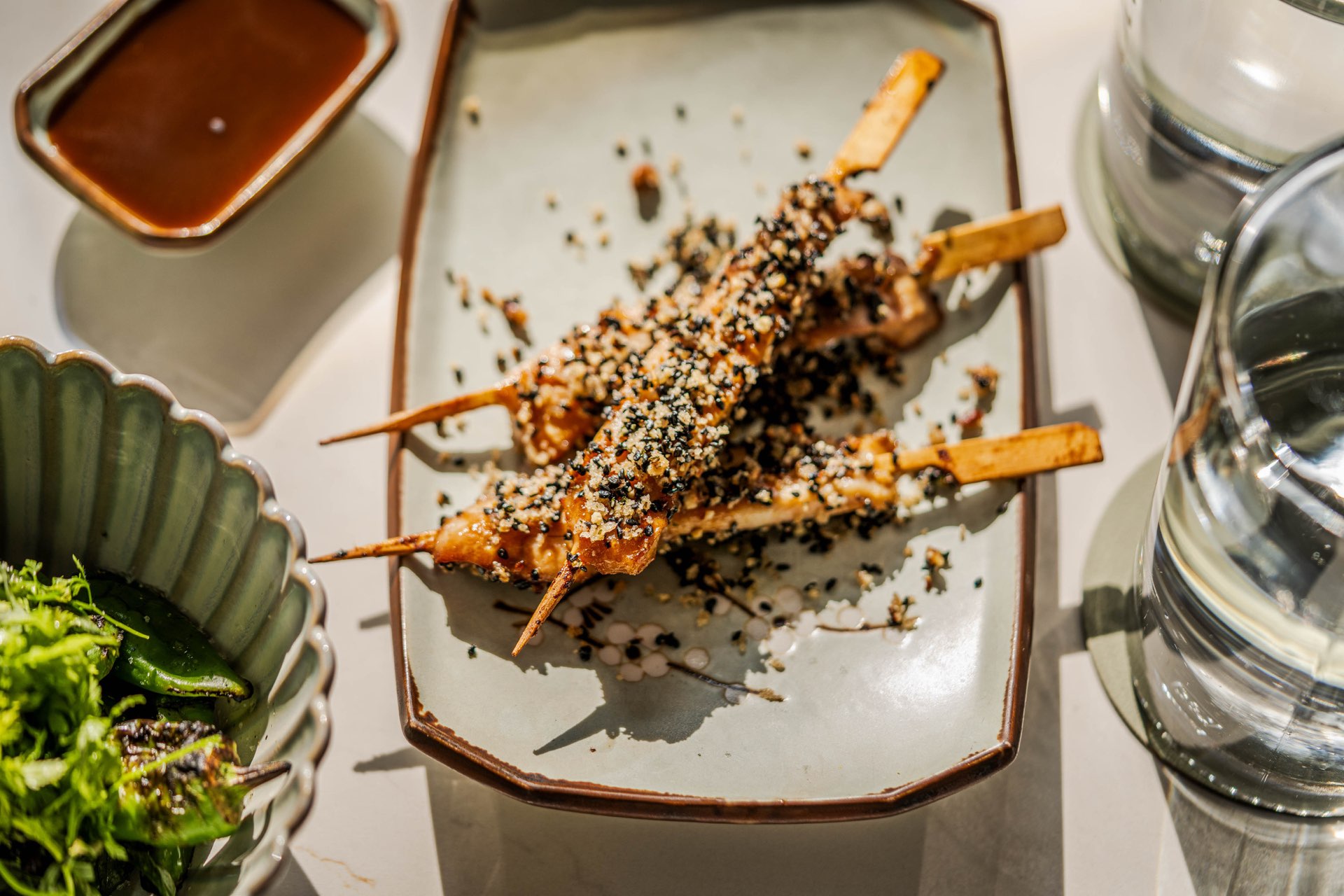 Yakitori van Barriq met sesam